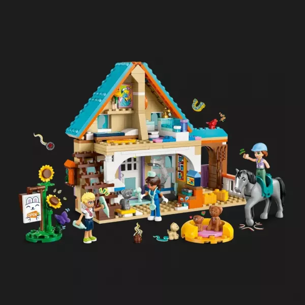 Конструктор LEGO Friends Ветеринарна клініка для коней і домашніх улюбленців (42651)