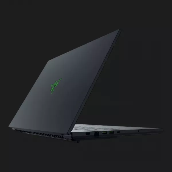 Ноутбук Razer Blade 18 18" (Intel Core Ultra 9/128GB/16TB (SSD)/RTX 5090) (RZ09-052995ER9-R3U1) (Standard)